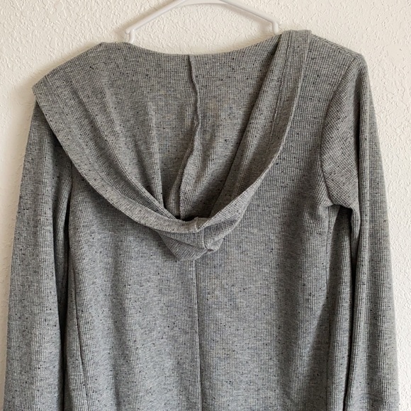 Light gray cardigan - Picture 2 of 2